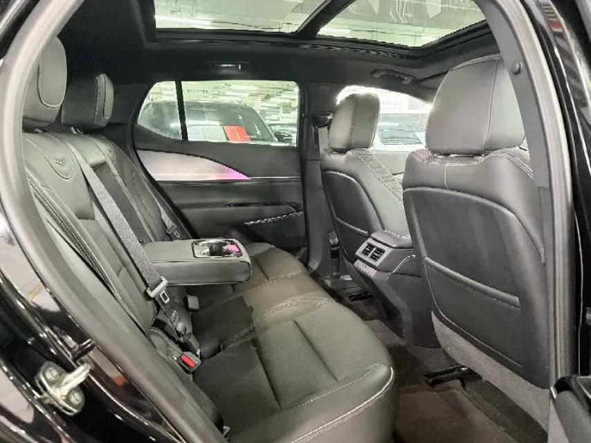 2023 Cadillac GT4 1.5T 211HP L4 9AT,autocango,china used car exporter,china ev exporter,chinese used car exporter,chinese used ev exporter