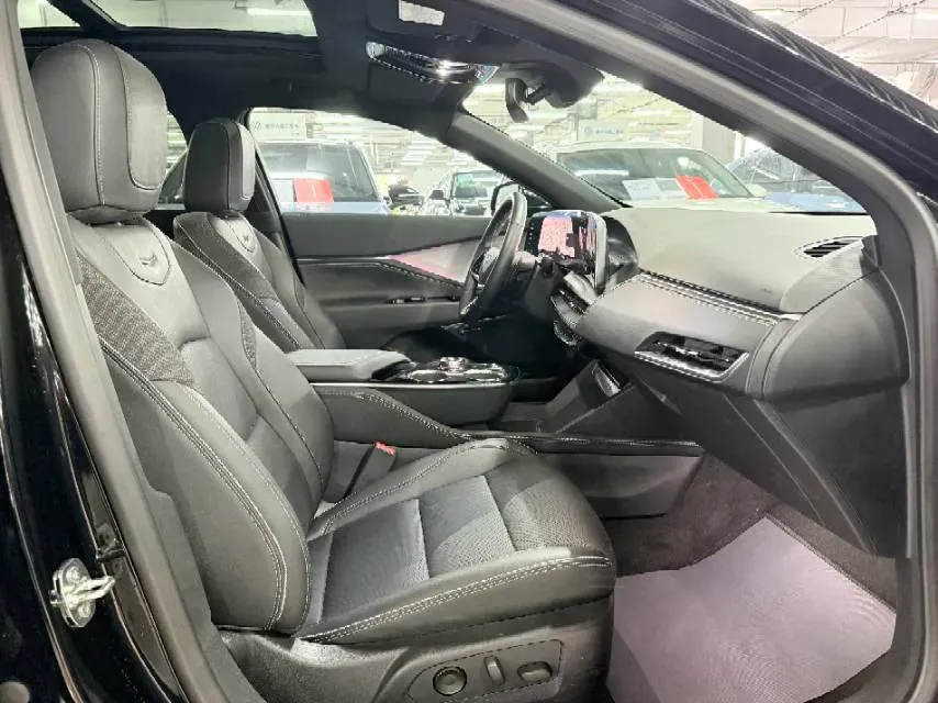 2023 Cadillac GT4 1.5T 211HP L4 9AT,autocango,china used car exporter,china ev exporter,chinese used car exporter,chinese used ev exporter