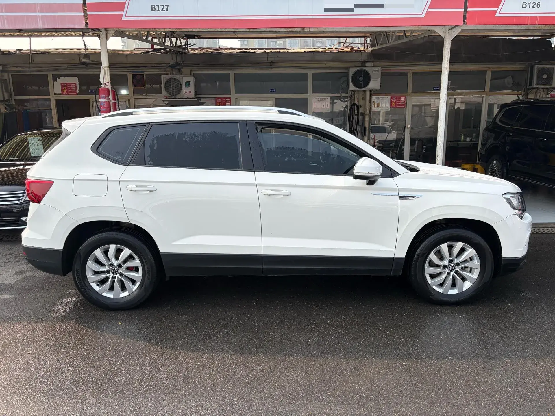 2022 VOLKSWAGEN THARU thumbnail 4