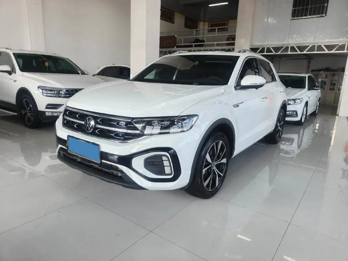 2025 Volkswagen T-Roc 1.5T 160HP L4 7DCT