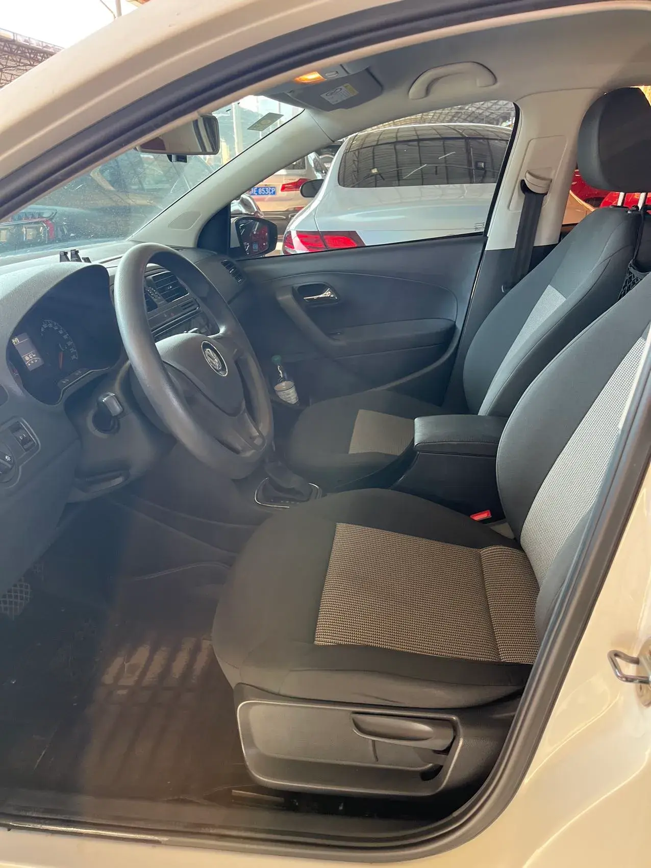 2016 VOLKSWAGEN POLO thumbnail 4