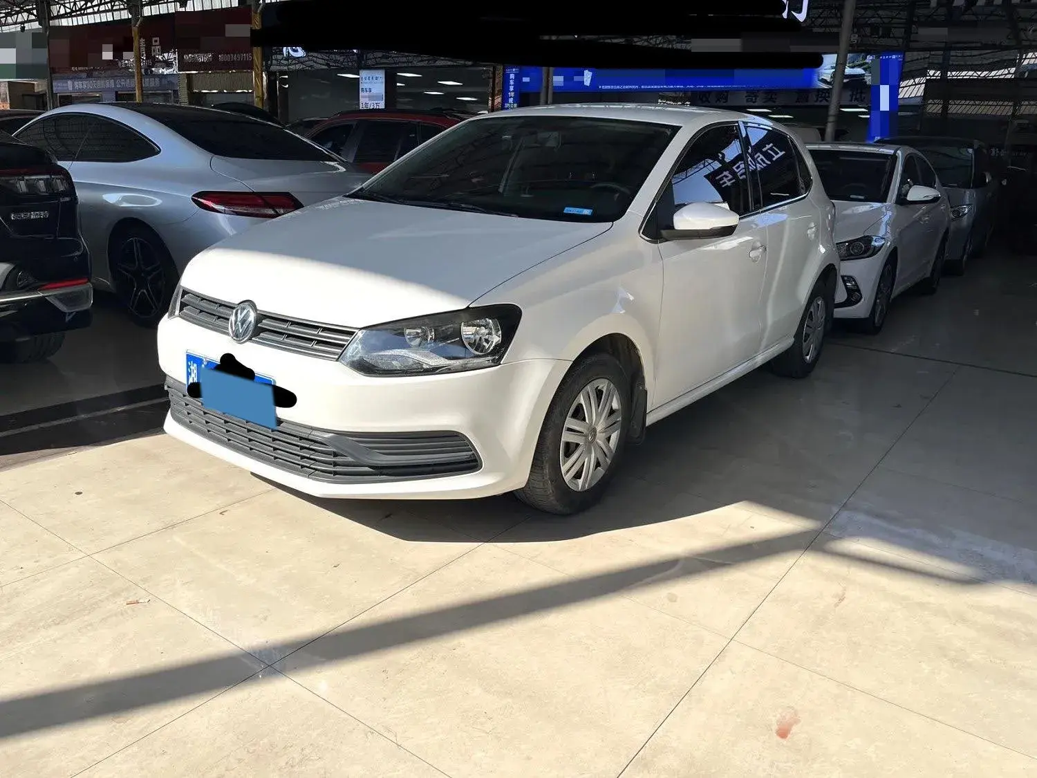 2016 VOLKSWAGEN POLO view 1