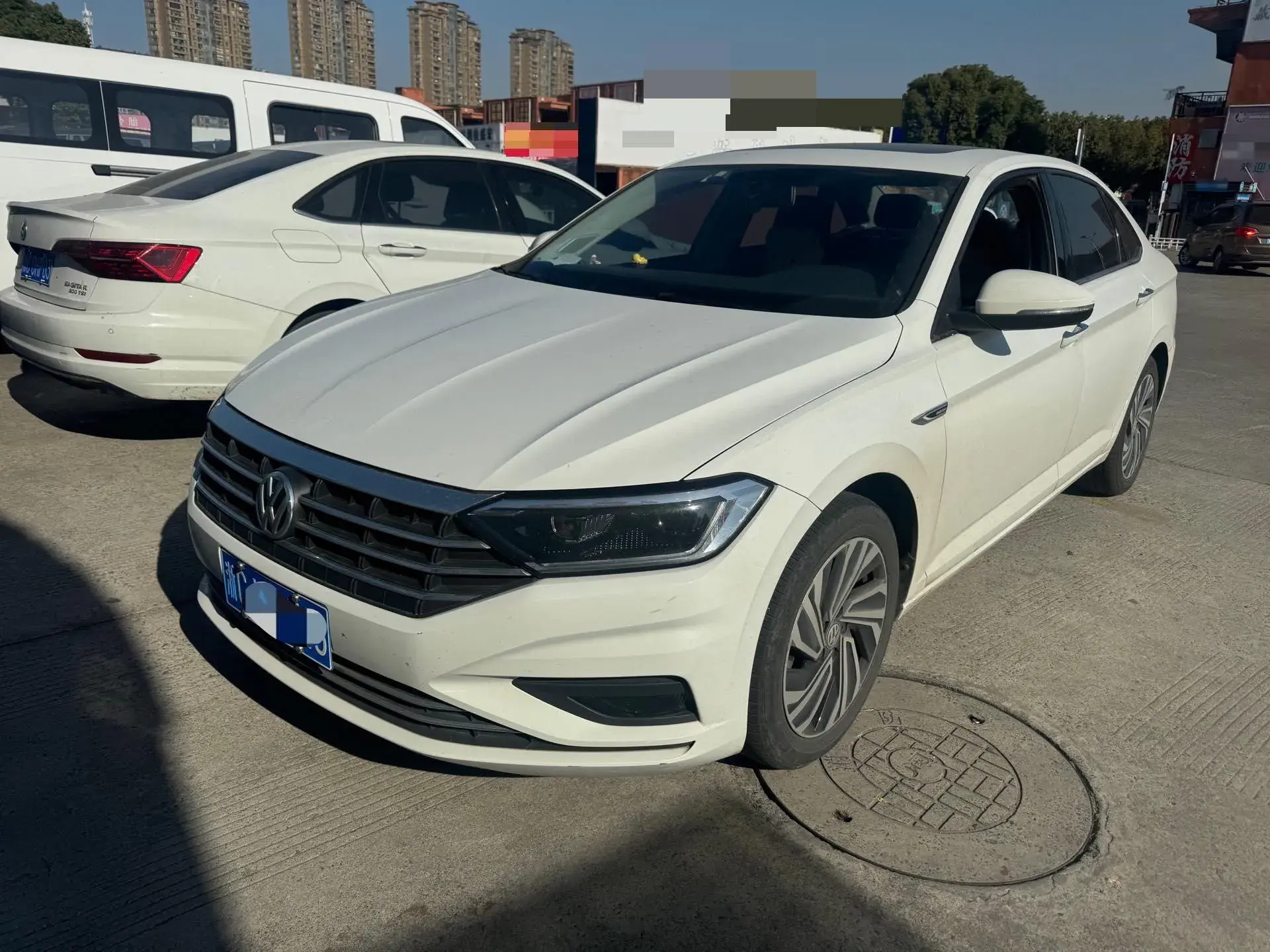 2022 VOLKSWAGEN SAGITAR view 1