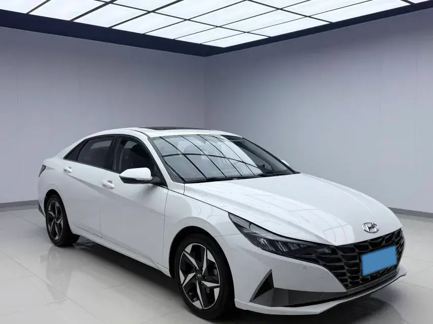 2022 HYUNDAI ELANTRA thumbnail 3