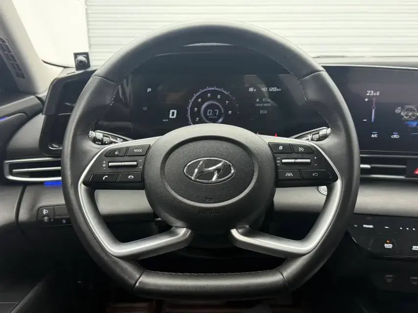 2022 HYUNDAI ELANTRA thumbnail 4