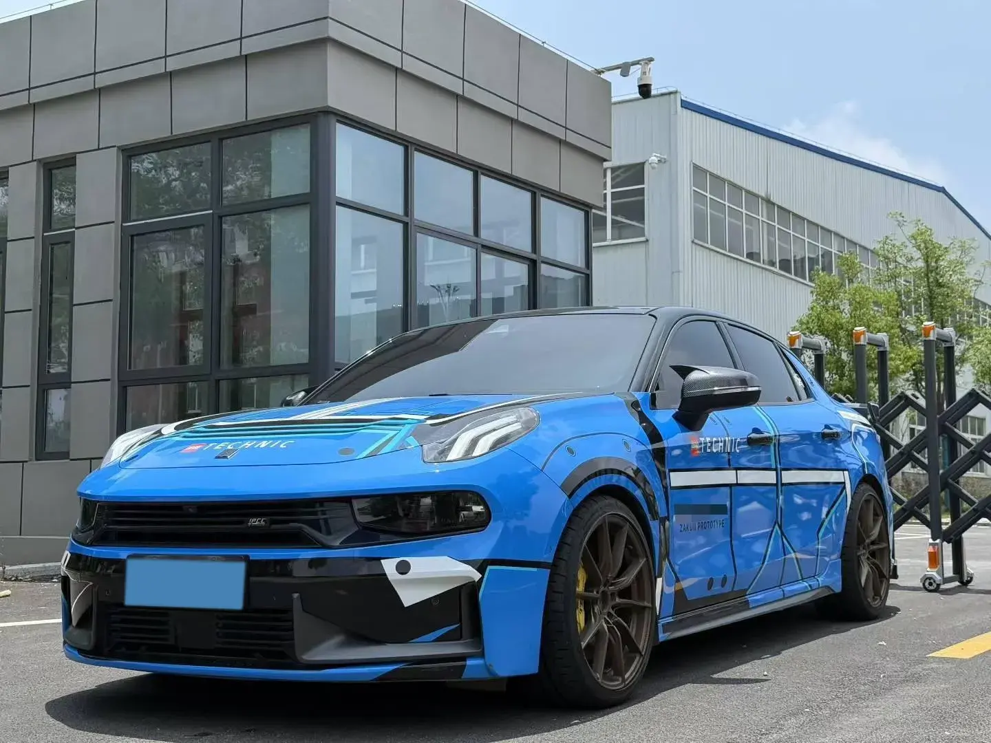 2020 LYNK&CO 03 view 1