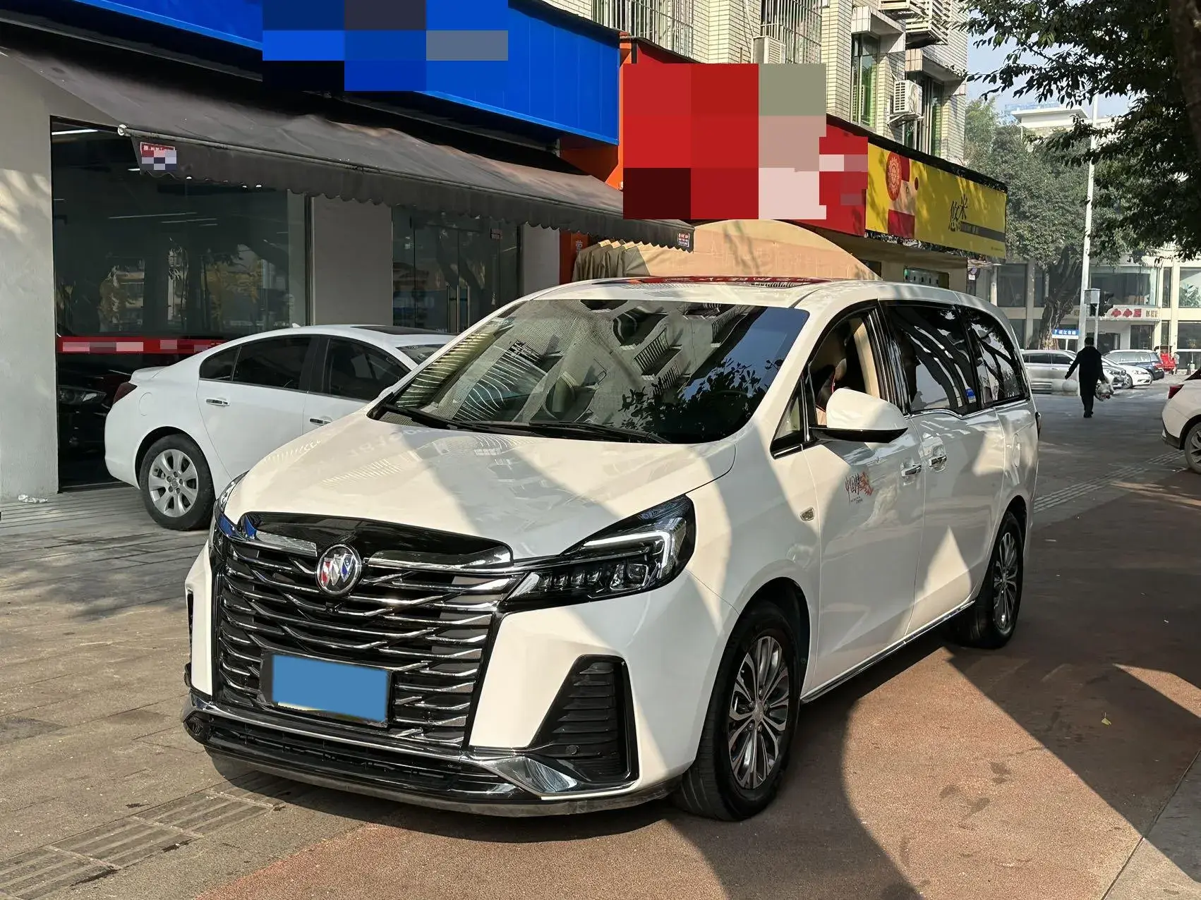 2023 BUICK GL8 view 1