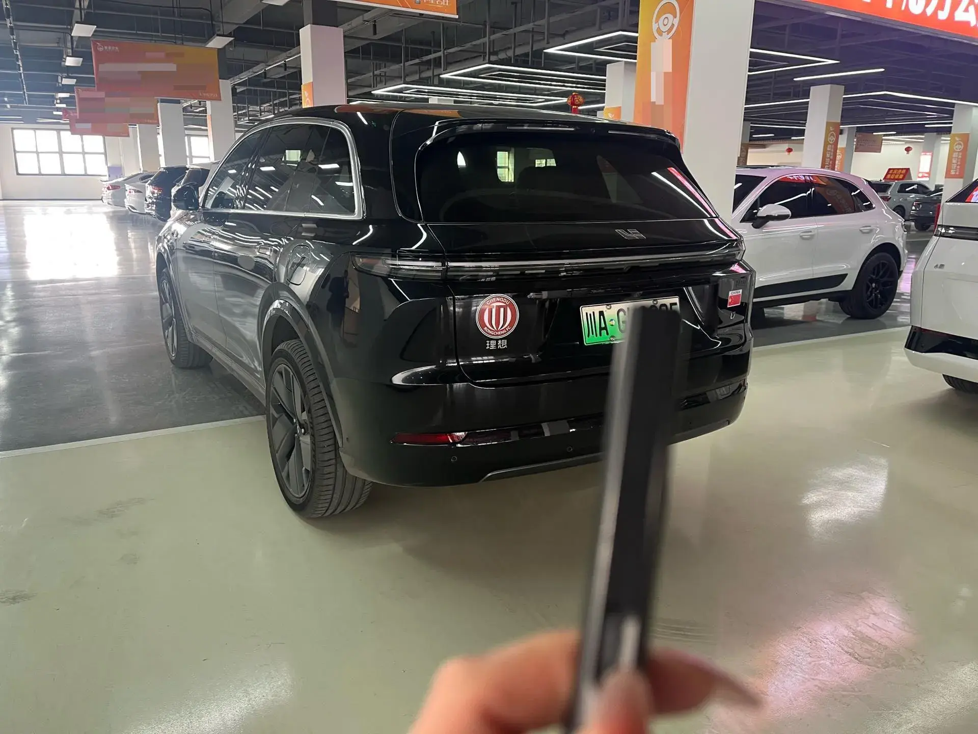 2025 LI L7 thumbnail 3