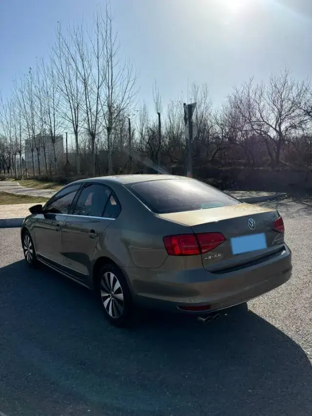 2018 VOLKSWAGEN SAGITAR thumbnail 4