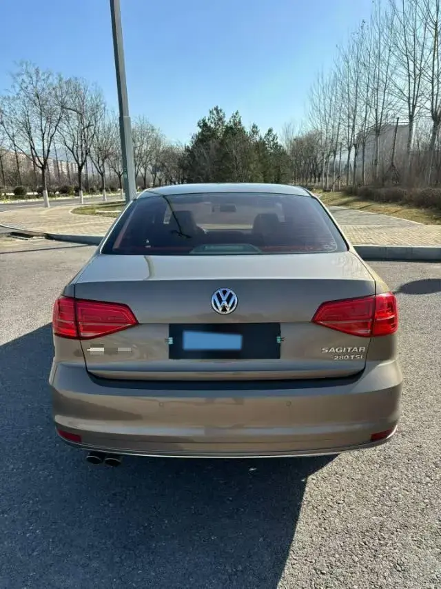 2018 VOLKSWAGEN SAGITAR thumbnail 3