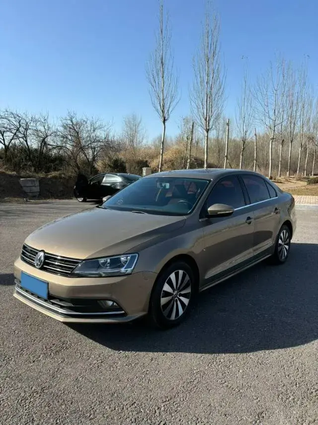2018 VOLKSWAGEN SAGITAR view 1