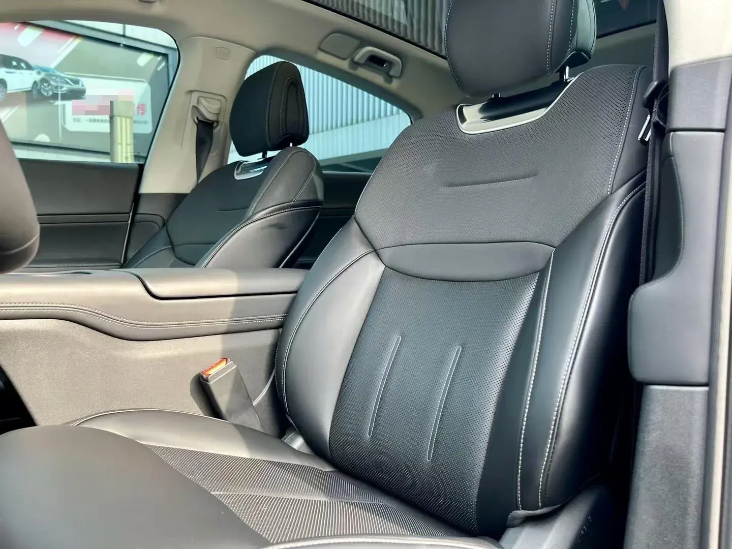 2023 XPENG G6 thumbnail 4