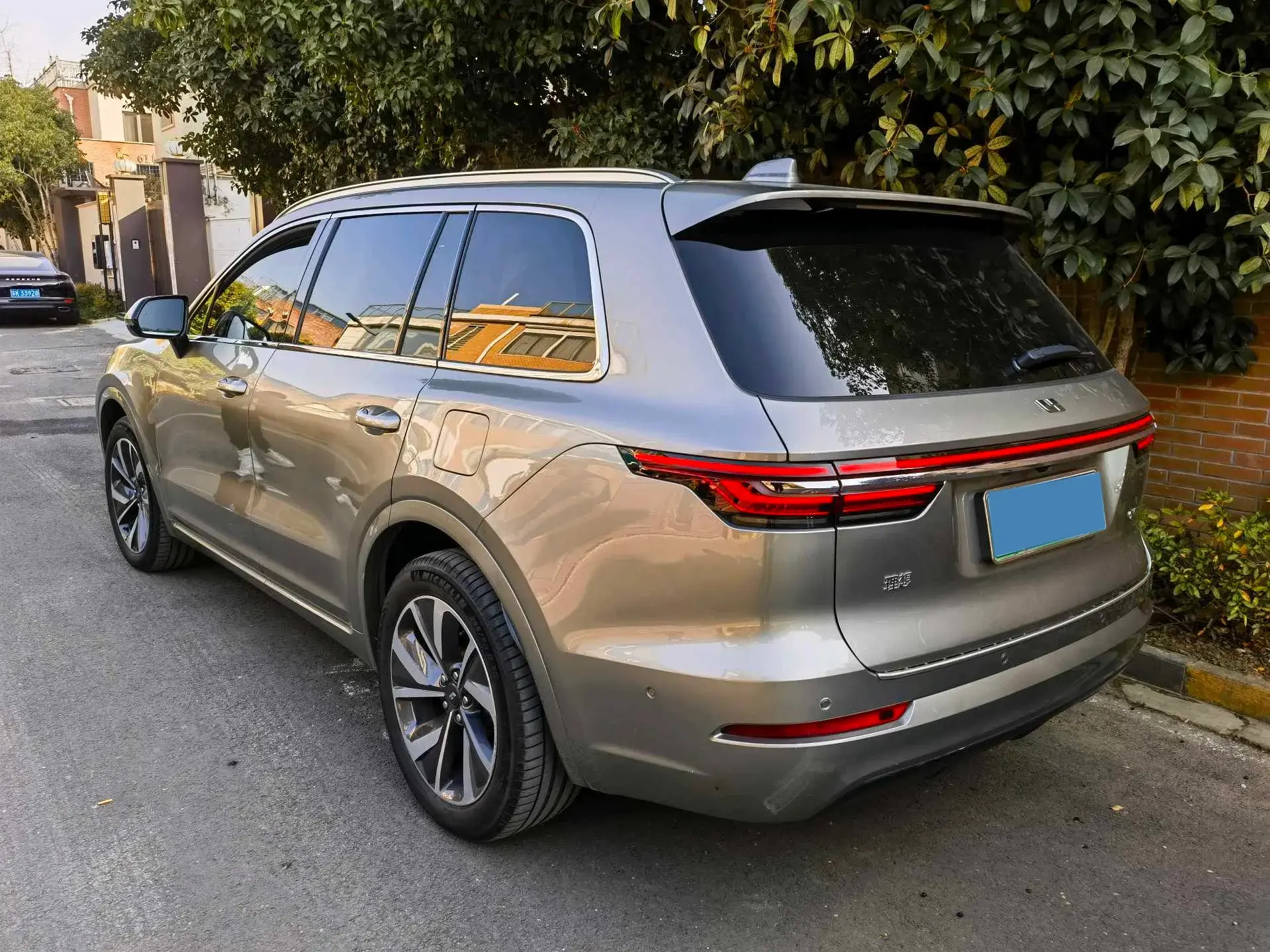 2021 LI ONE thumbnail 4