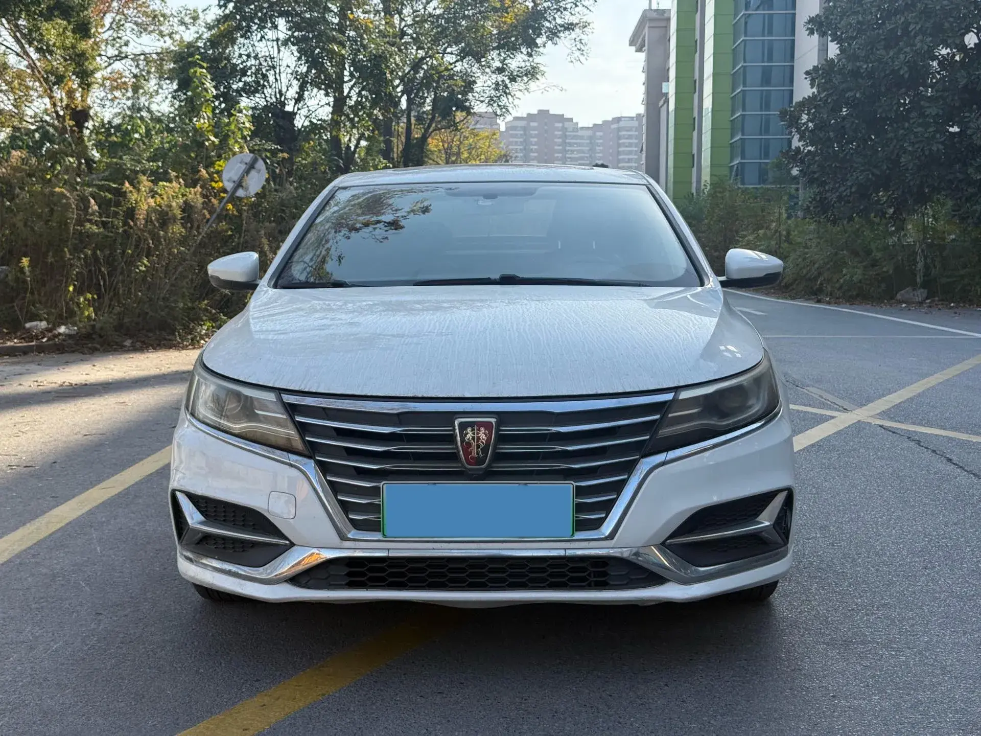 2017 ROEWE I6 thumbnail 2