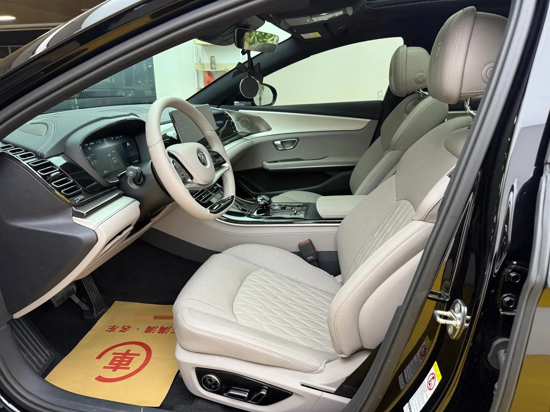 2025 BYD HAN thumbnail 4