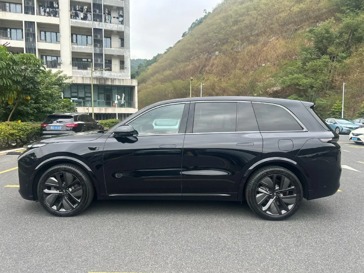 2023 Li L8 Range Extended 154HP REEV 40.9KWH,autocango,china used car exporter,china ev exporter,chinese used car exporter,chinese used ev exporter