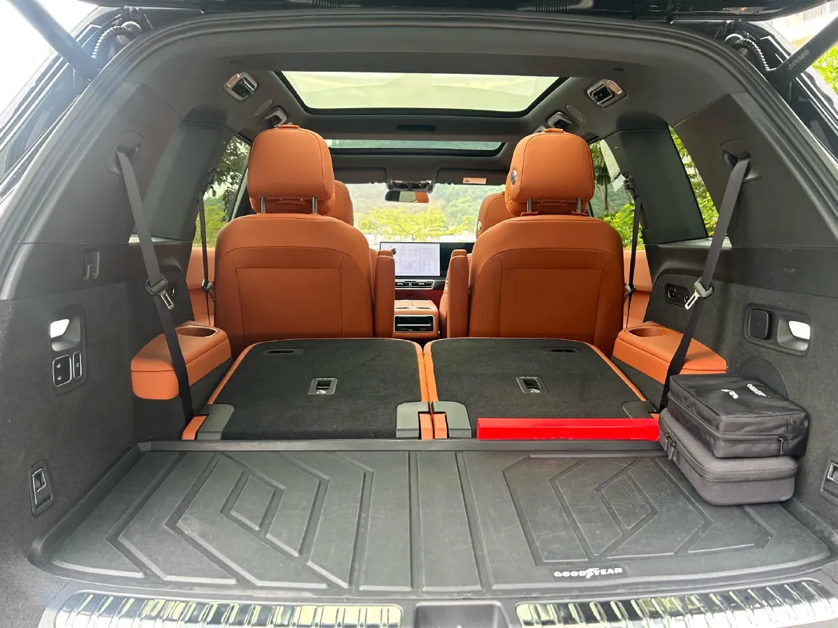 2023 Li L8 Range Extended 154HP REEV 40.9KWH,autocango,china used car exporter,china ev exporter,chinese used car exporter,chinese used ev exporter