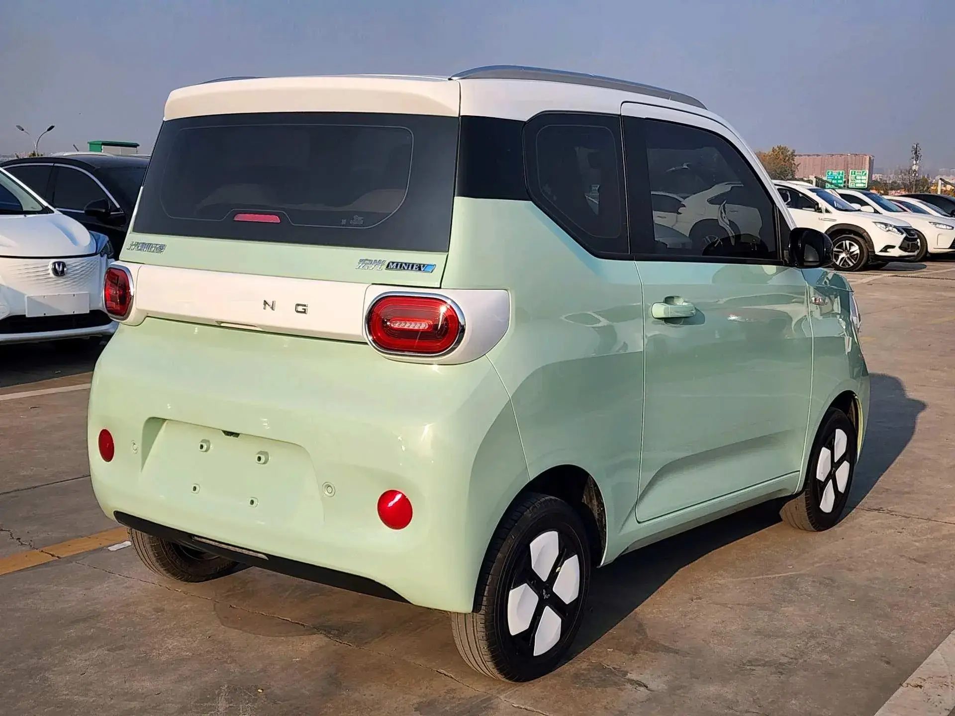 2025 WULING HONGGUANG thumbnail 2