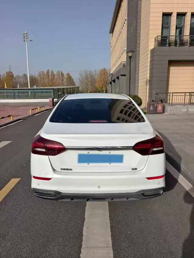 2021 GEELY EMGRAND thumbnail 4