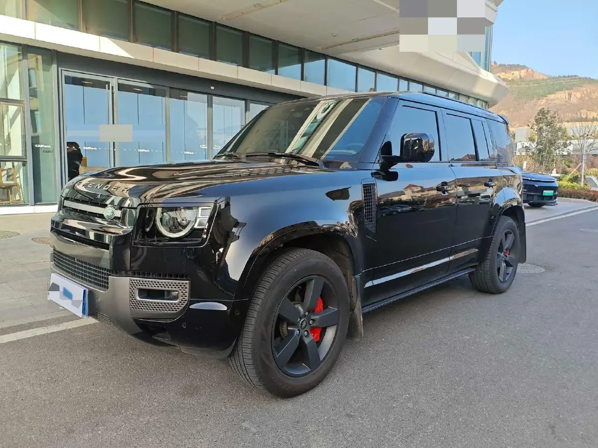2025 Land Rover Defender 3.0T 400HP L6 8AT
