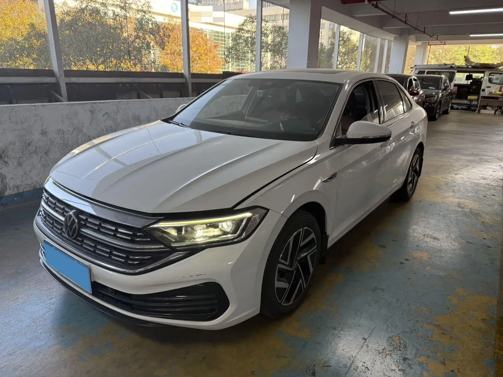 2023 VOLKSWAGEN SAGITAR view 1