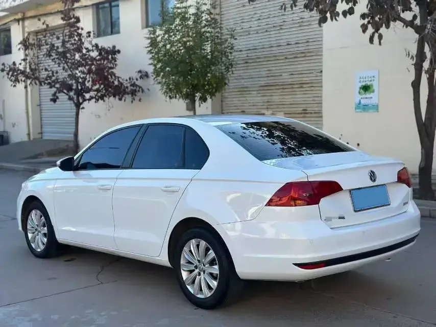 2019 VOLKSWAGEN BORA thumbnail 4