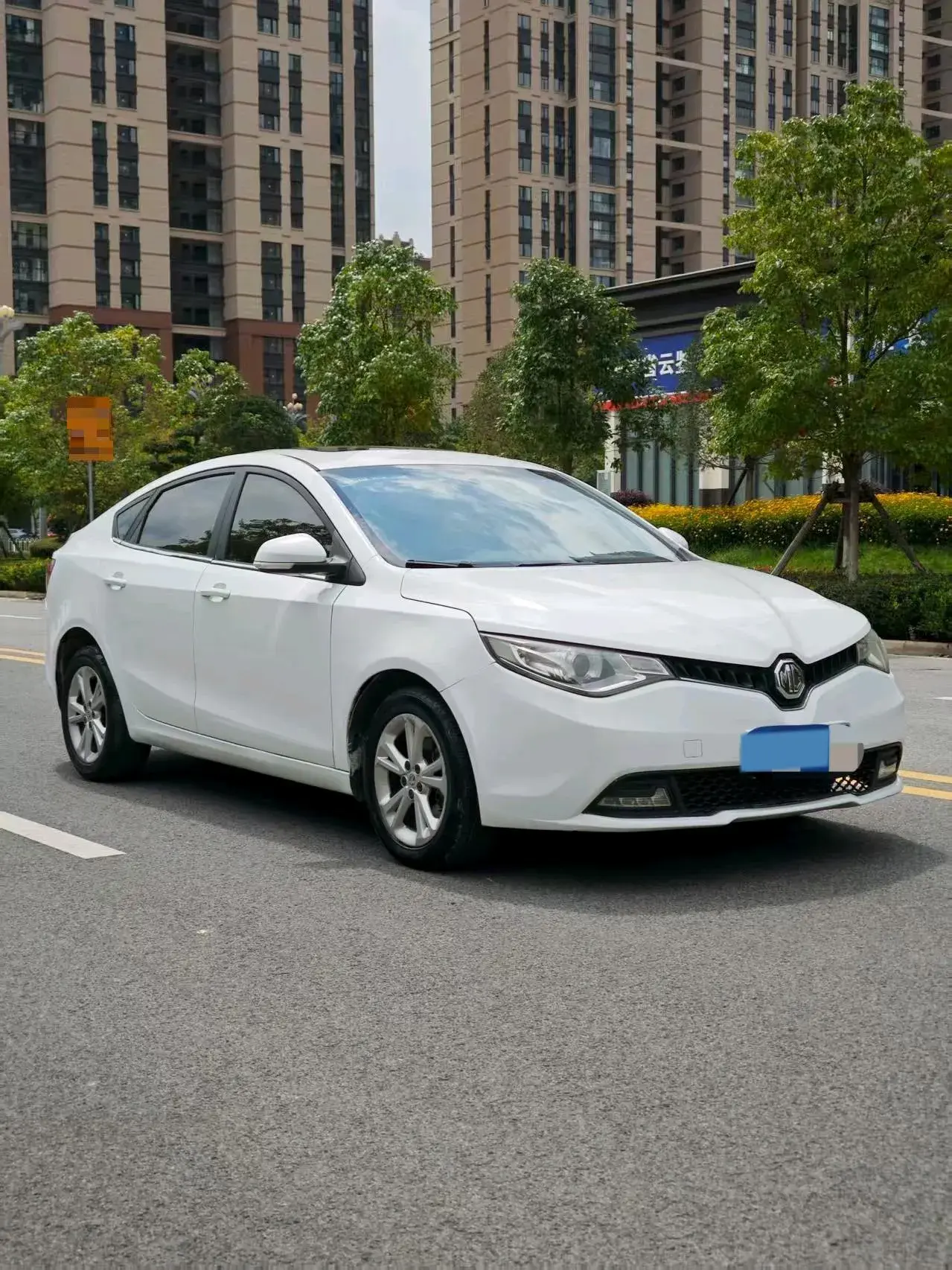 2016 MG GT thumbnail 3