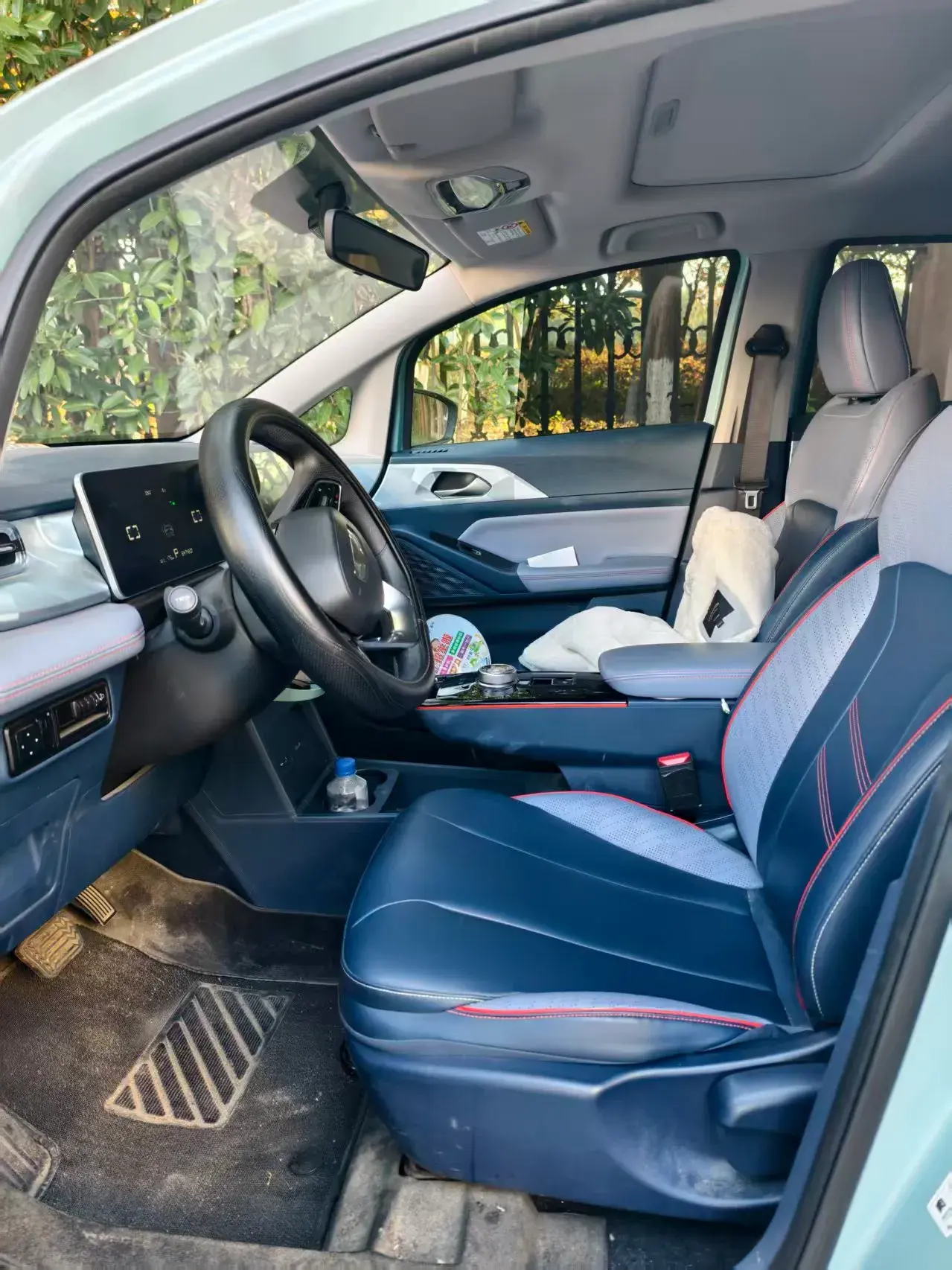 2022 GEOMETRY E thumbnail 2