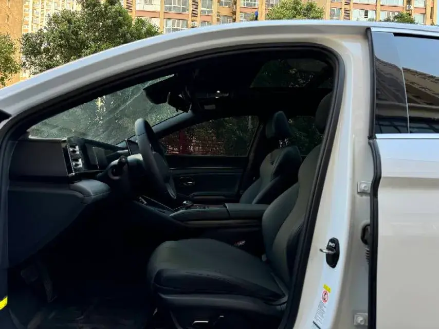 2024 BYD QINL thumbnail 4