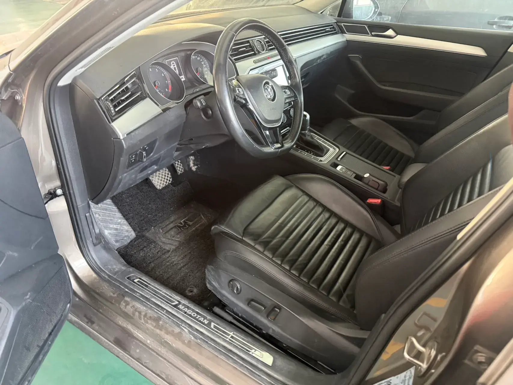 2018 VOLKSWAGEN MAGOTAN thumbnail 3