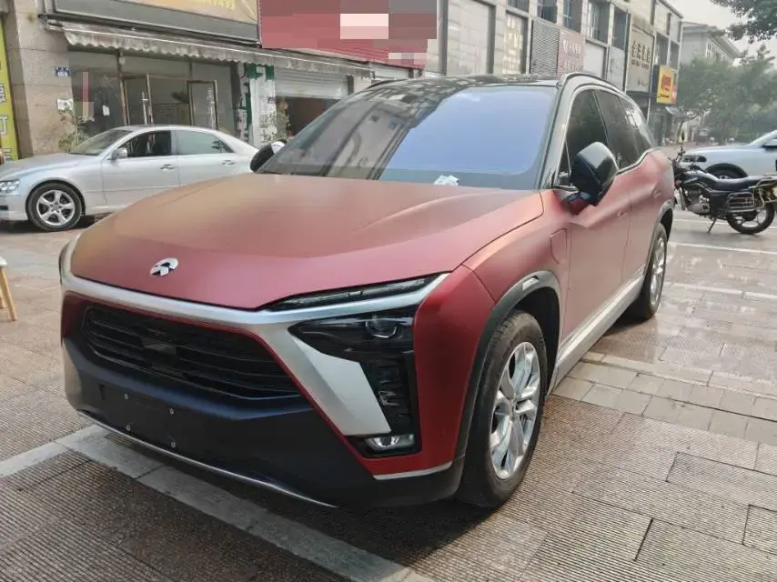 2020 NIO ES8 view 1