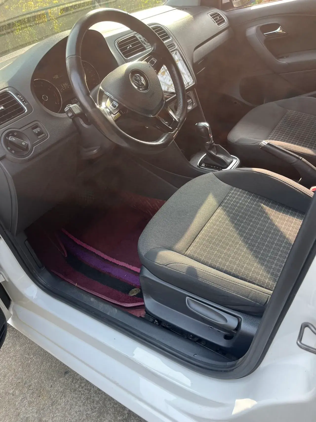 2016 VOLKSWAGEN POLO thumbnail 4