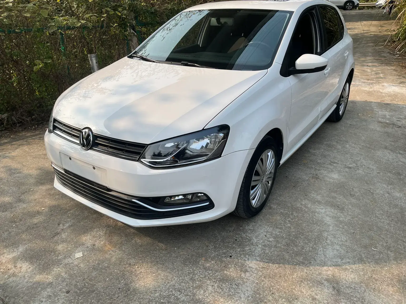 2016 VOLKSWAGEN POLO view 1