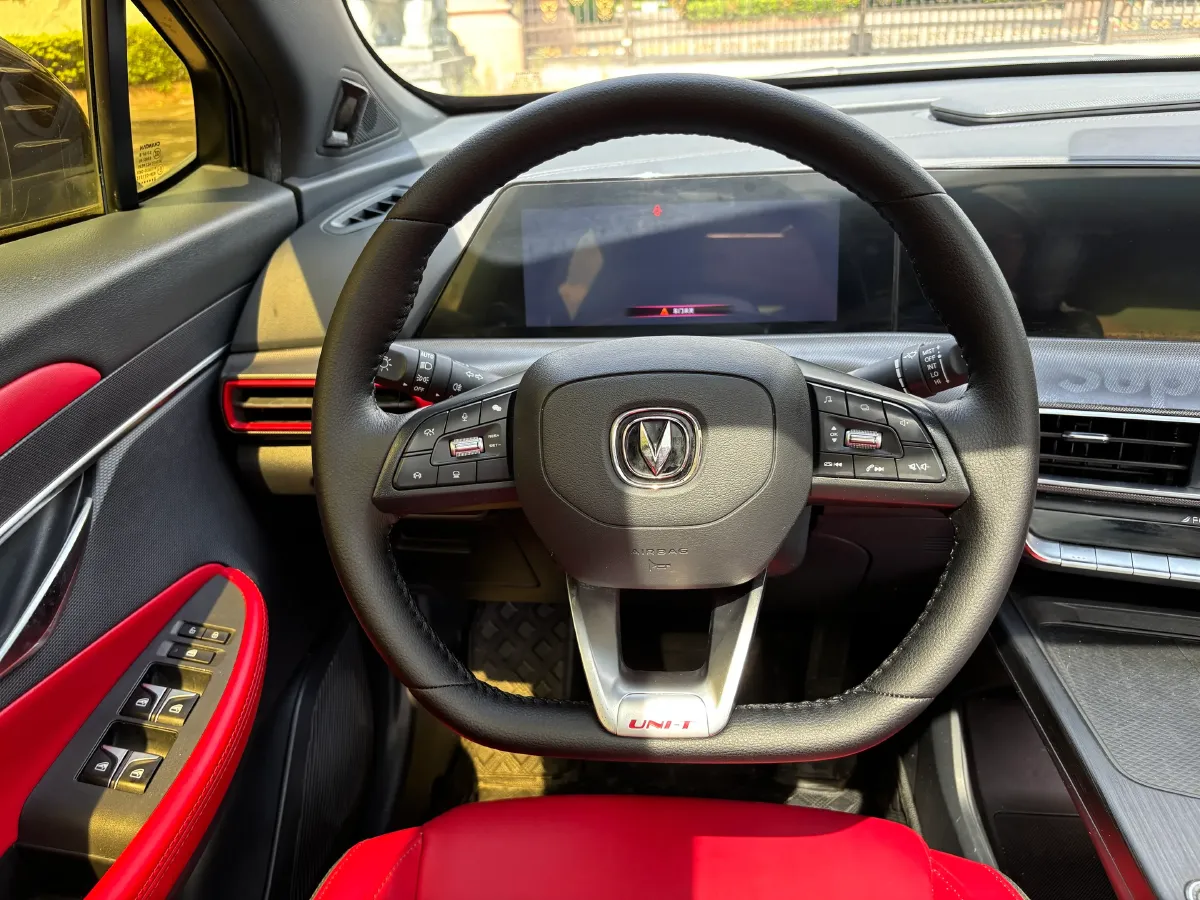 2020 ChangAn UNI-T 1.5T 180HP L4 7DCT,autocango,china used car exporter,china ev exporter,chinese used car exporter,chinese used ev exporter