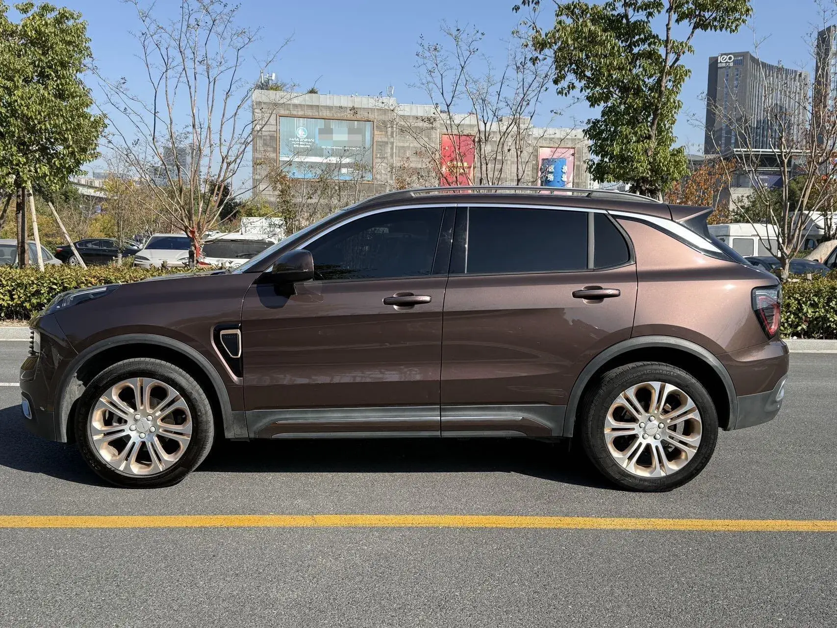 2017 LYNK&CO 01 thumbnail 4