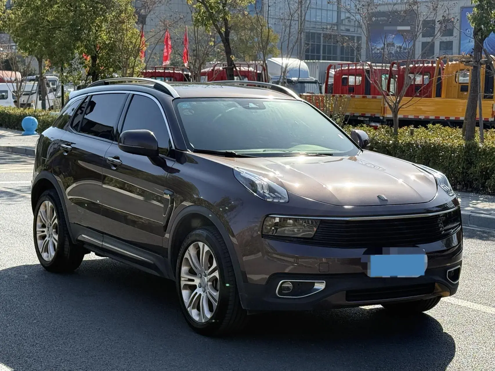 2017 LYNK&CO 01 thumbnail 3