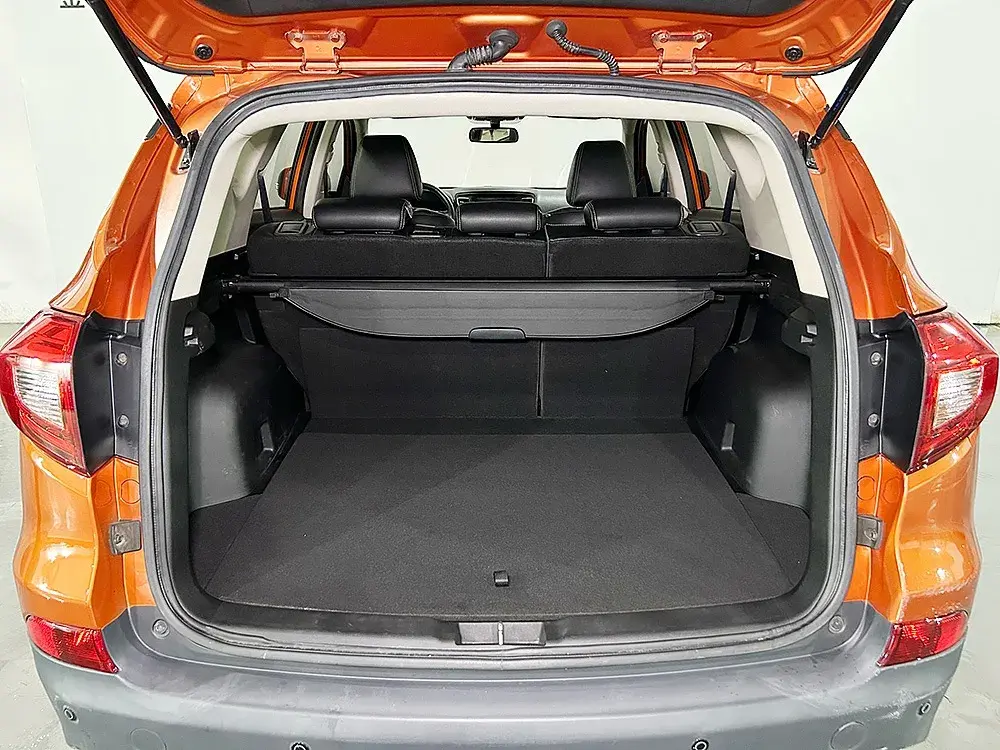 2016 BYD SONG thumbnail 4