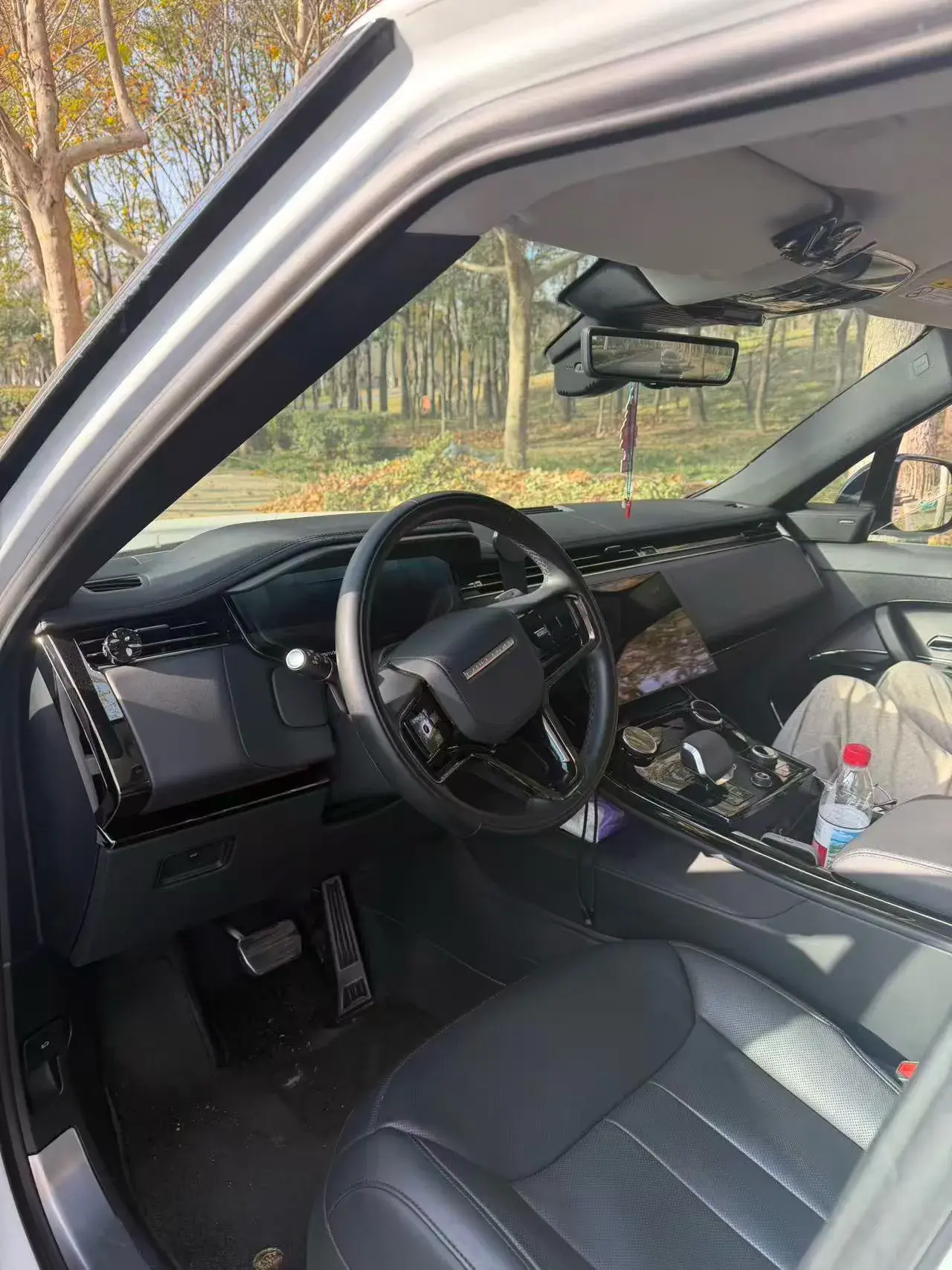 2023 LAND ROVER thumbnail 4