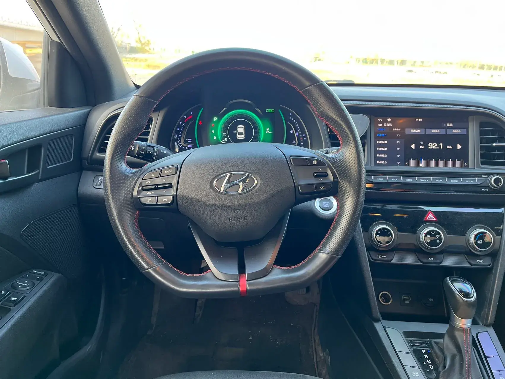 2019 HYUNDAI ELANTRA thumbnail 4