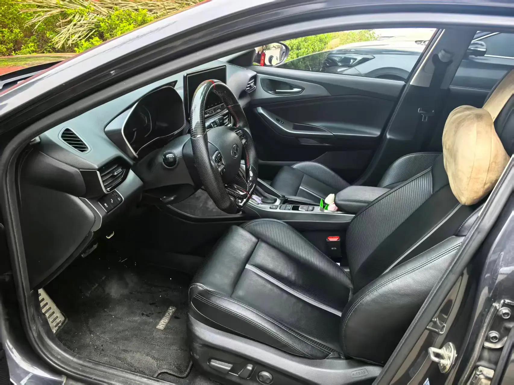 2019 HYUNDAI LA thumbnail 4