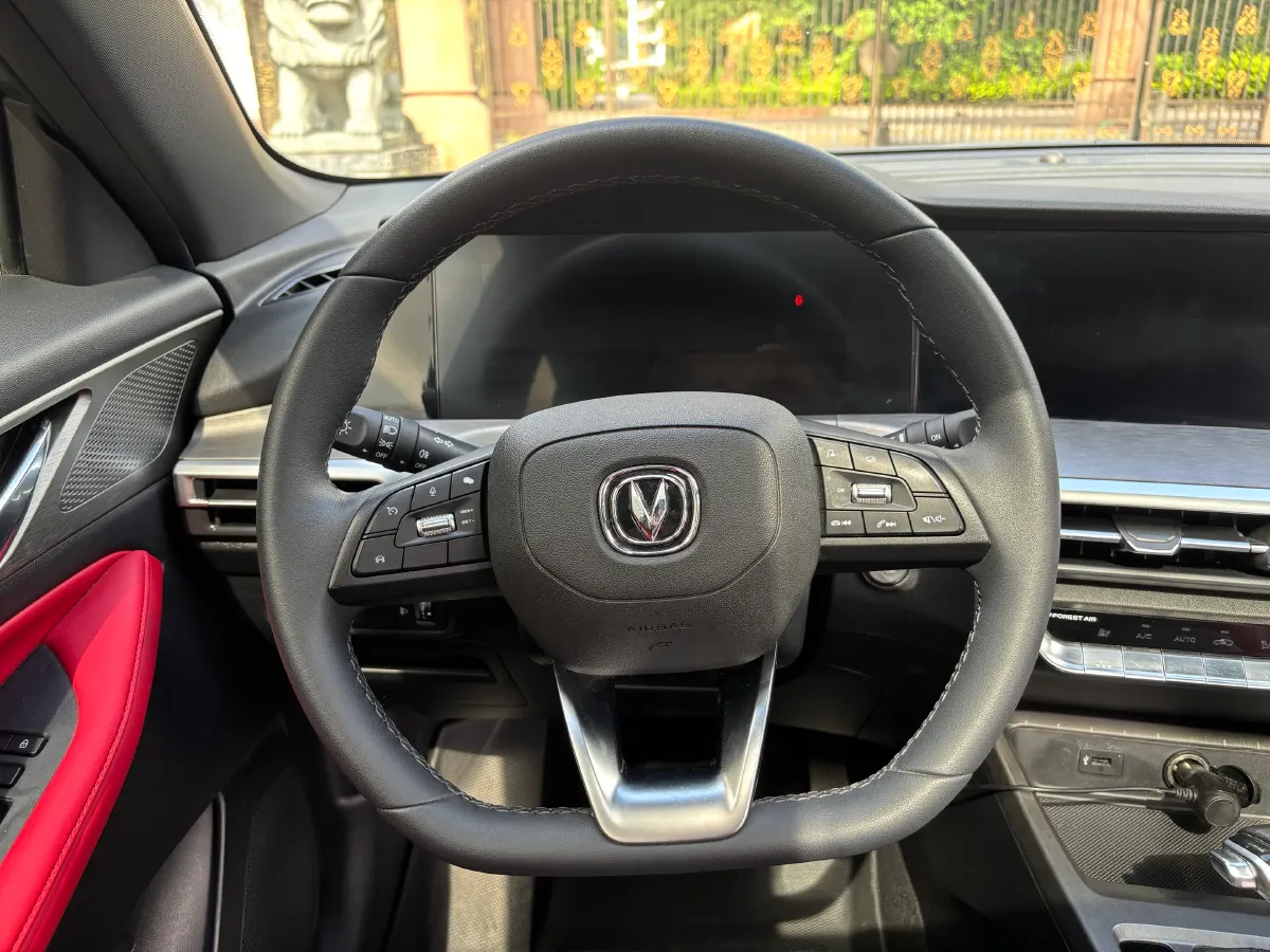 2021 ChangAn CS35 Plus 1.4T 160HP L4 7DCT,autocango,china used car exporter,china ev exporter,chinese used car exporter,chinese used ev exporter