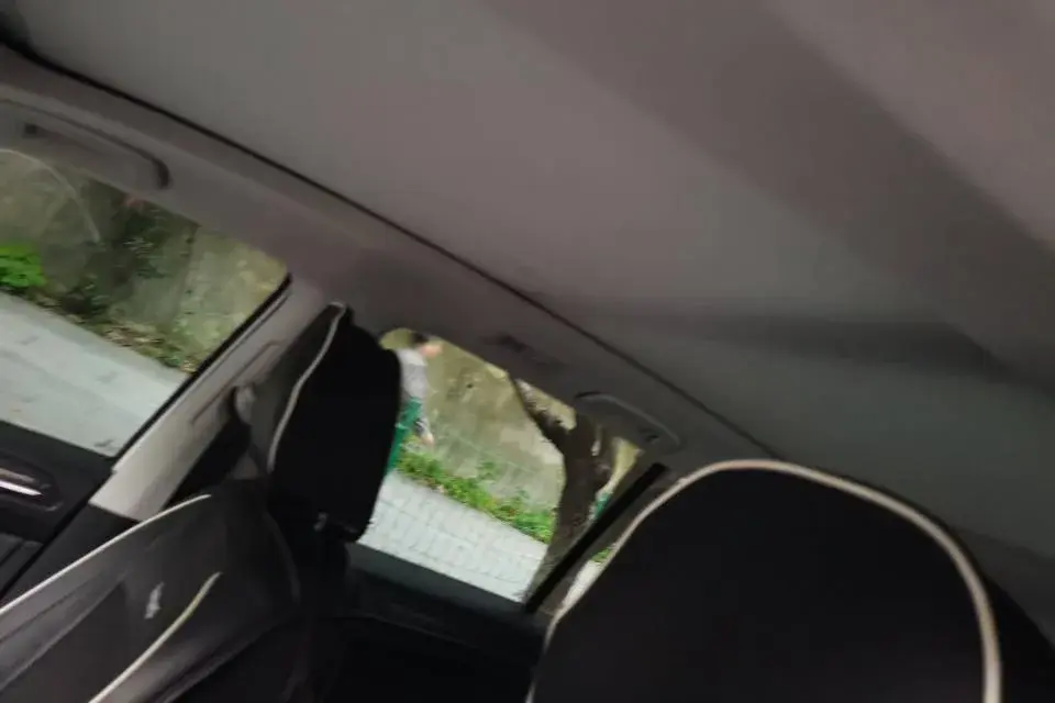 2018 VOLKSWAGEN GOLF thumbnail 3