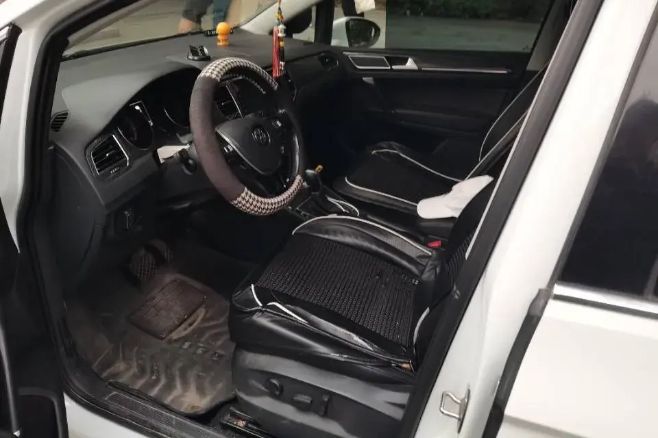 2018 VOLKSWAGEN GOLF thumbnail 2