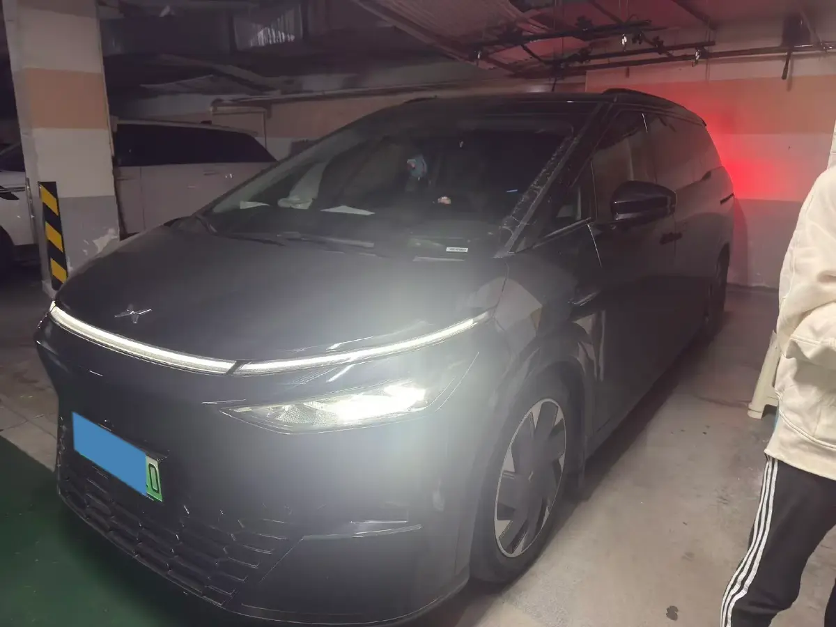 2024 Xpeng X9 BEV 101.5KWH