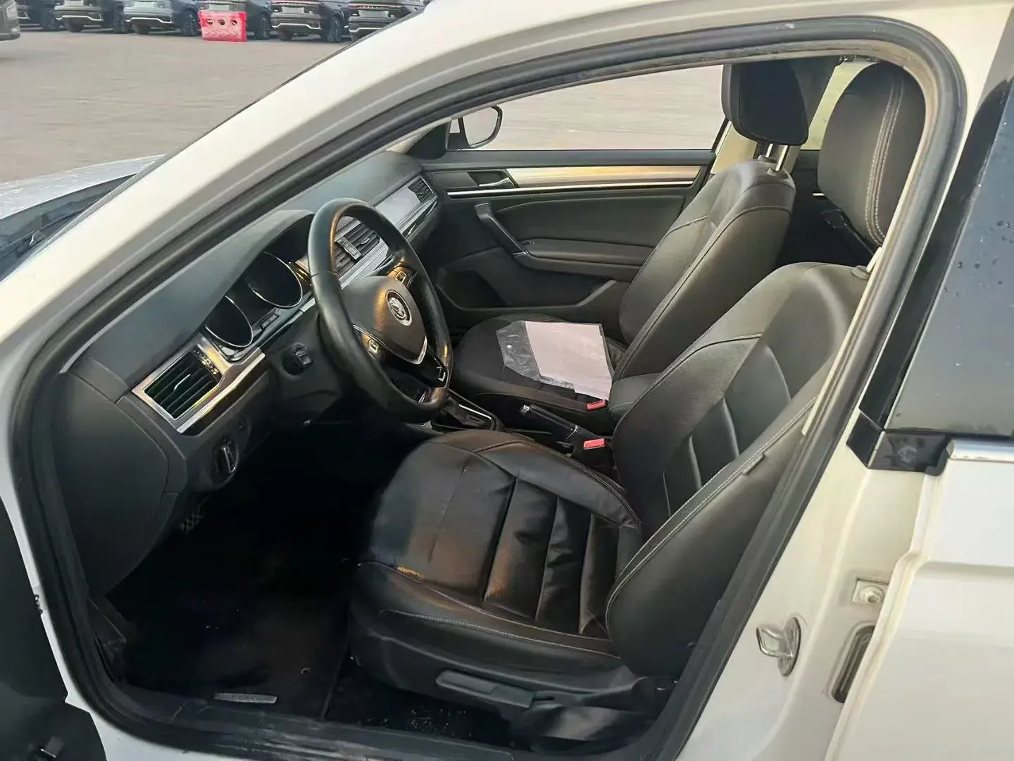 2018 VOLKSWAGEN BORA thumbnail 4