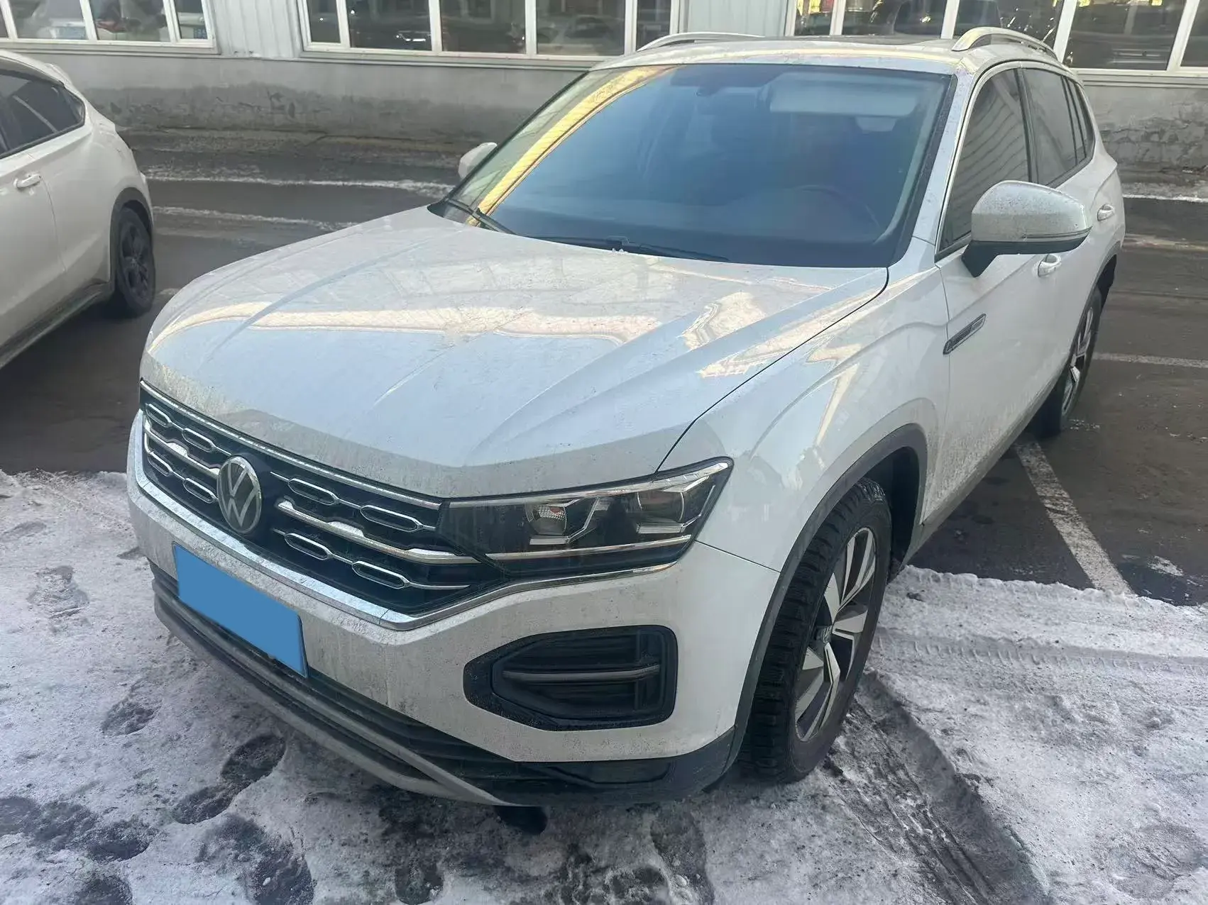 2022 VOLKSWAGEN TAYRON view 1