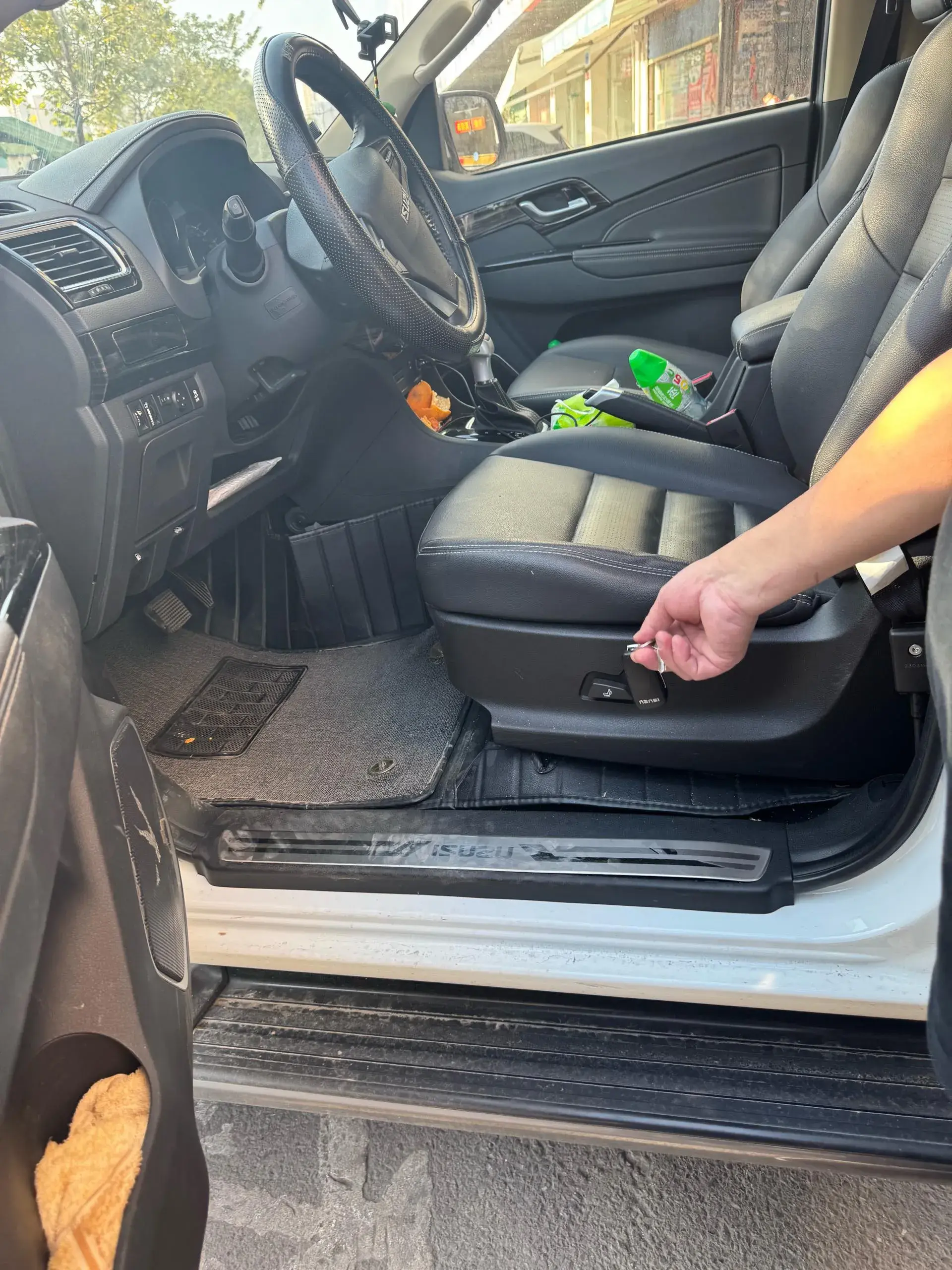 2020 ISUZU MU-X thumbnail 2