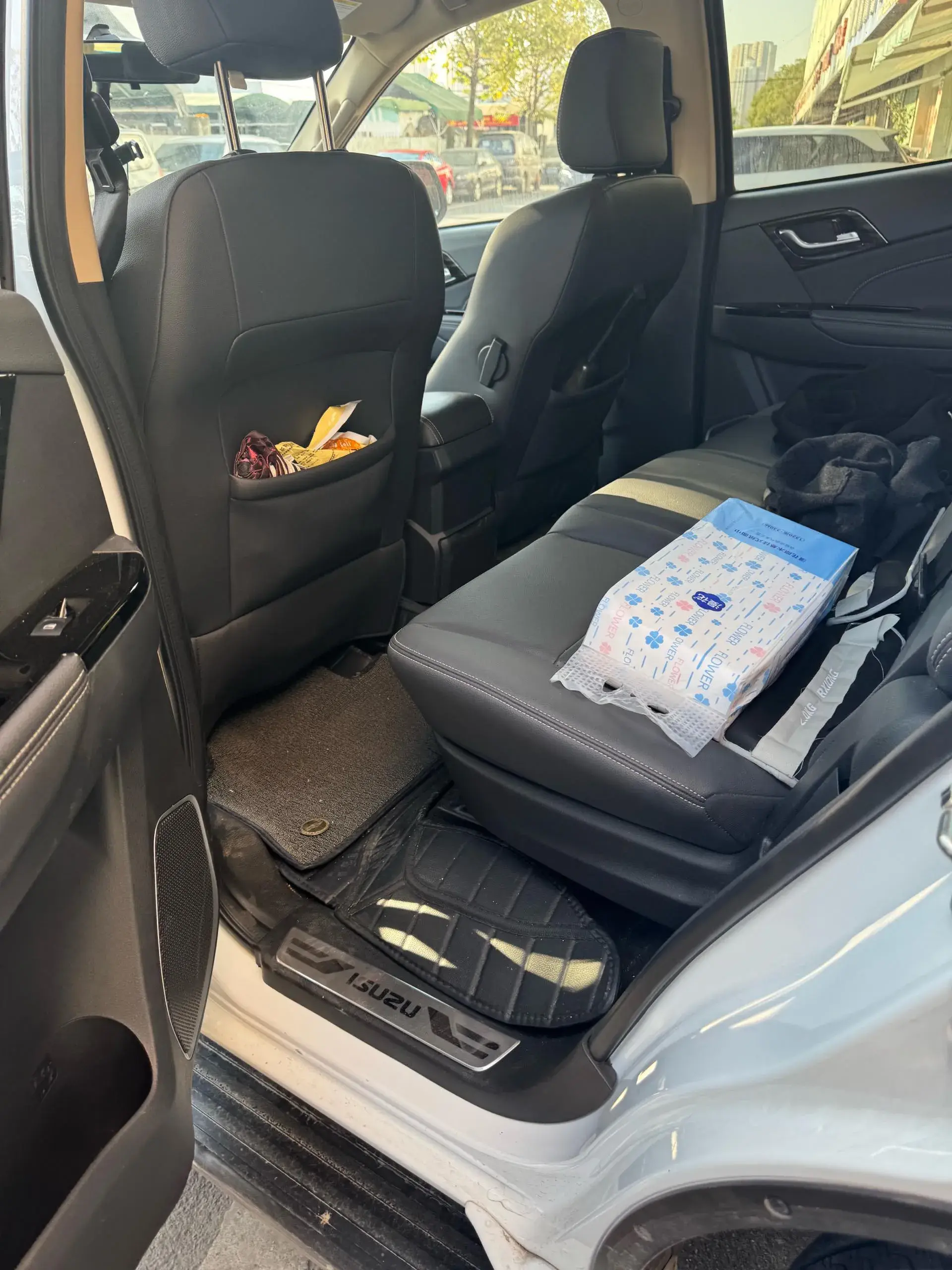 2020 ISUZU MU-X thumbnail 4