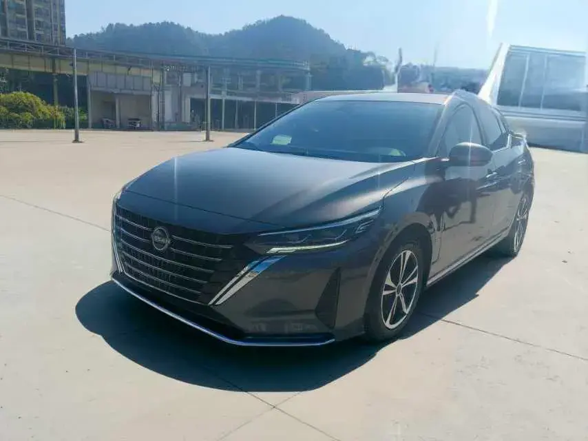 2023 NISSAN SYLPHY view 1