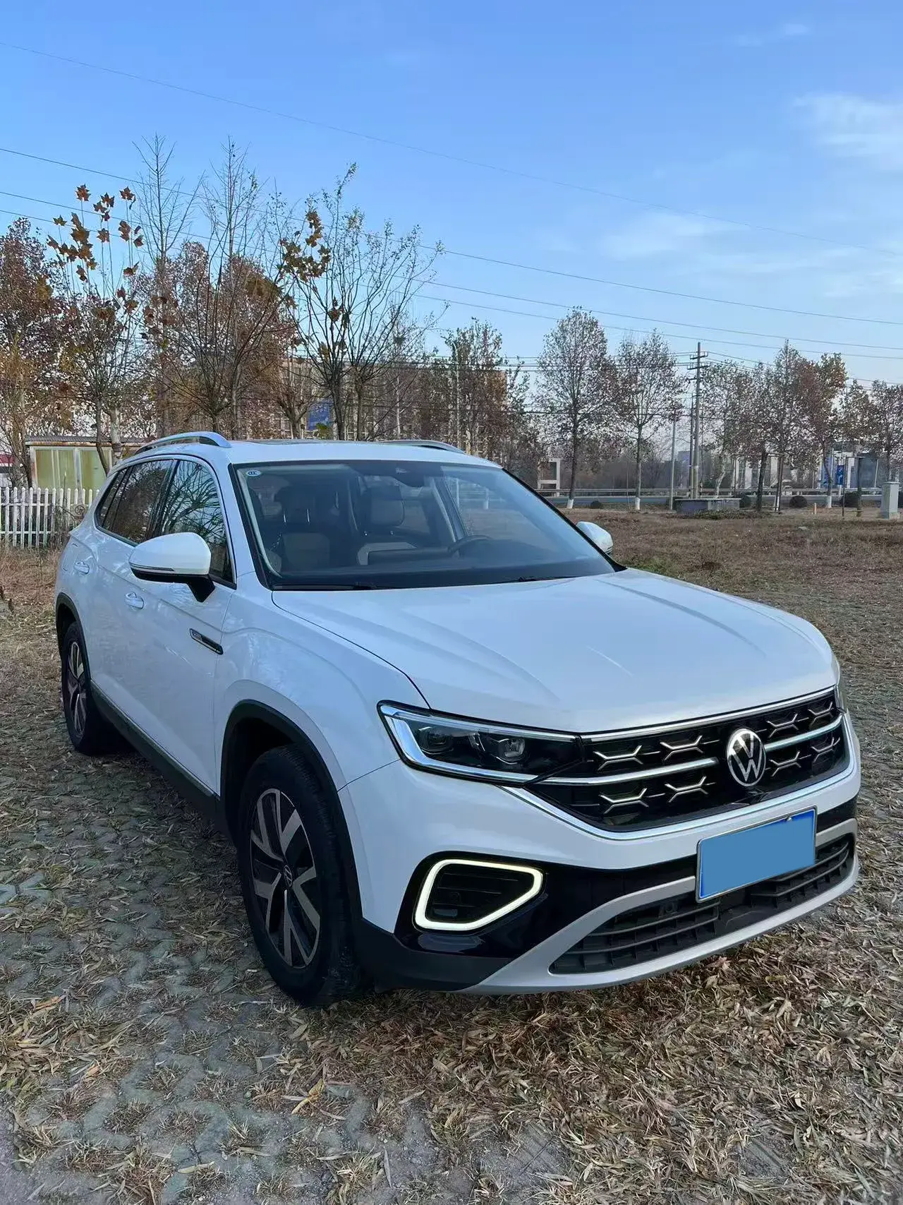 2023 VOLKSWAGEN TAYRON thumbnail 2